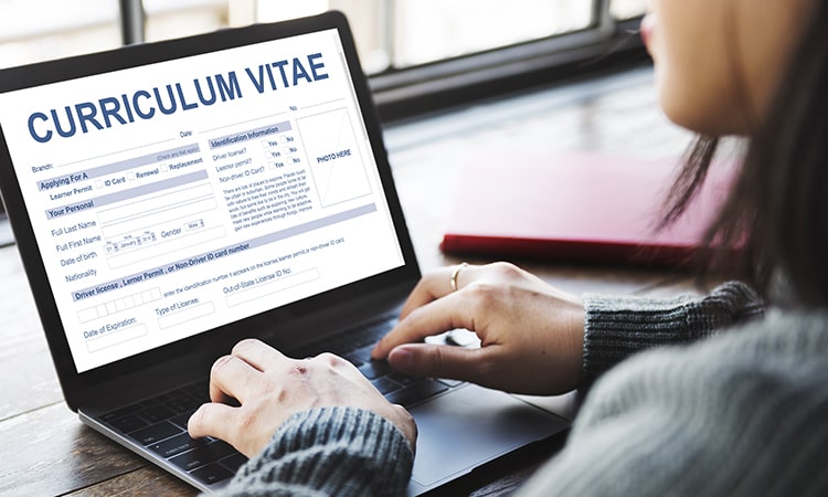 Curriculum Vitae: Create your CV with online Resume Builders and bring your CV to the lime-light